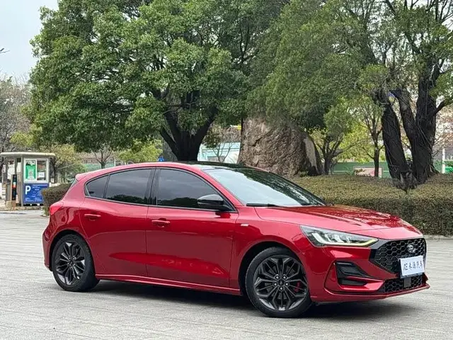 FORD FOCUS HATCHBACK ECOBOOST 180 2022