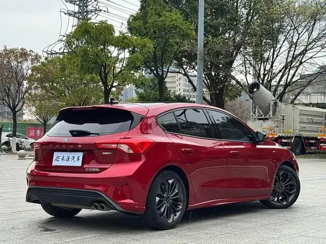 FORD FOCUS HATCHBACK ECOBOOST 180 2022