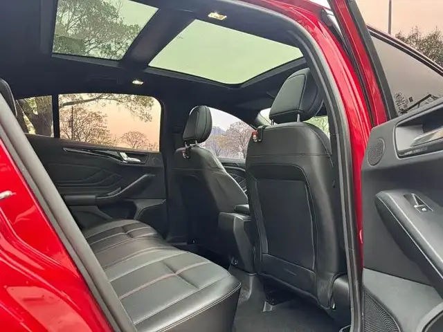 FORD FOCUS HATCHBACK ECOBOOST 180 2022