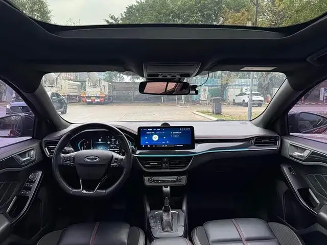 FORD FOCUS HATCHBACK ECOBOOST 180 2022
