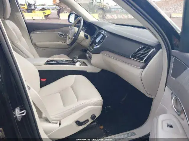VOLVO XC90 B5 PLUS 03/2023 2023