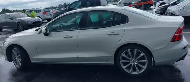 VOLVO S60 T5 MOMENTUM 2020