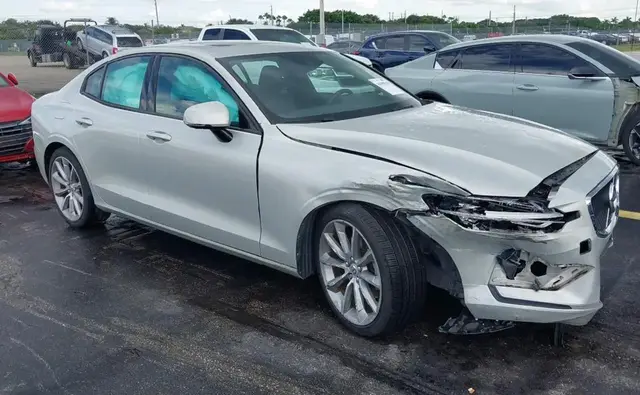VOLVO S60 T5 MOMENTUM 2020