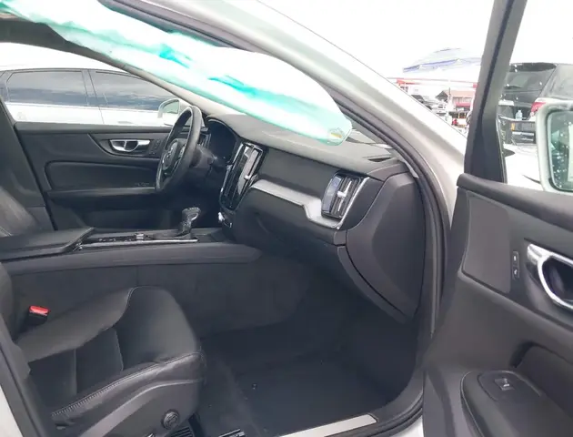 VOLVO S60 T5 MOMENTUM 2020