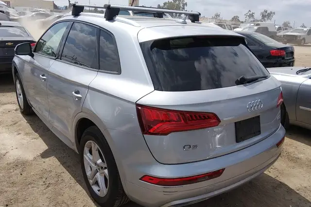 AUDI Q5 2.0T PREMIUM/2.0T TECH PREMIUM 2017