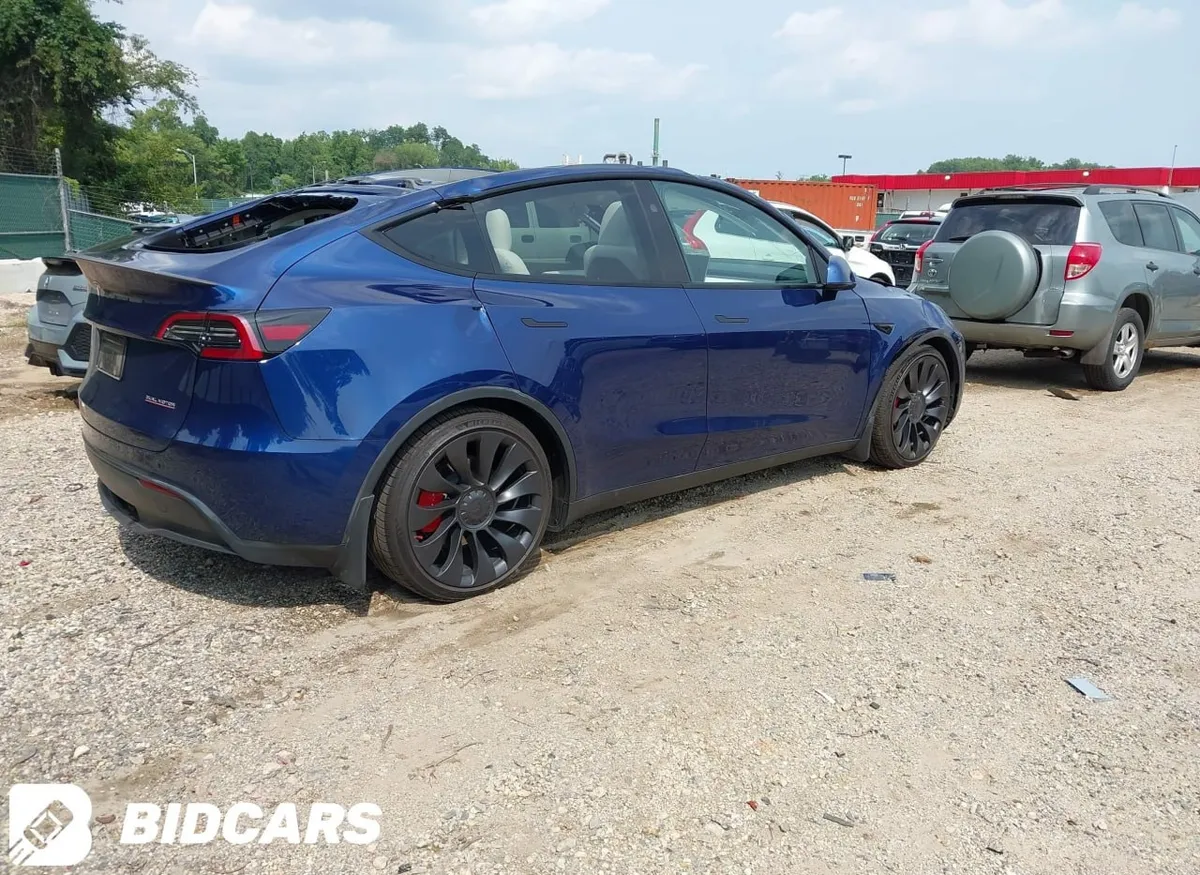 TESLA MODEL Y 2023