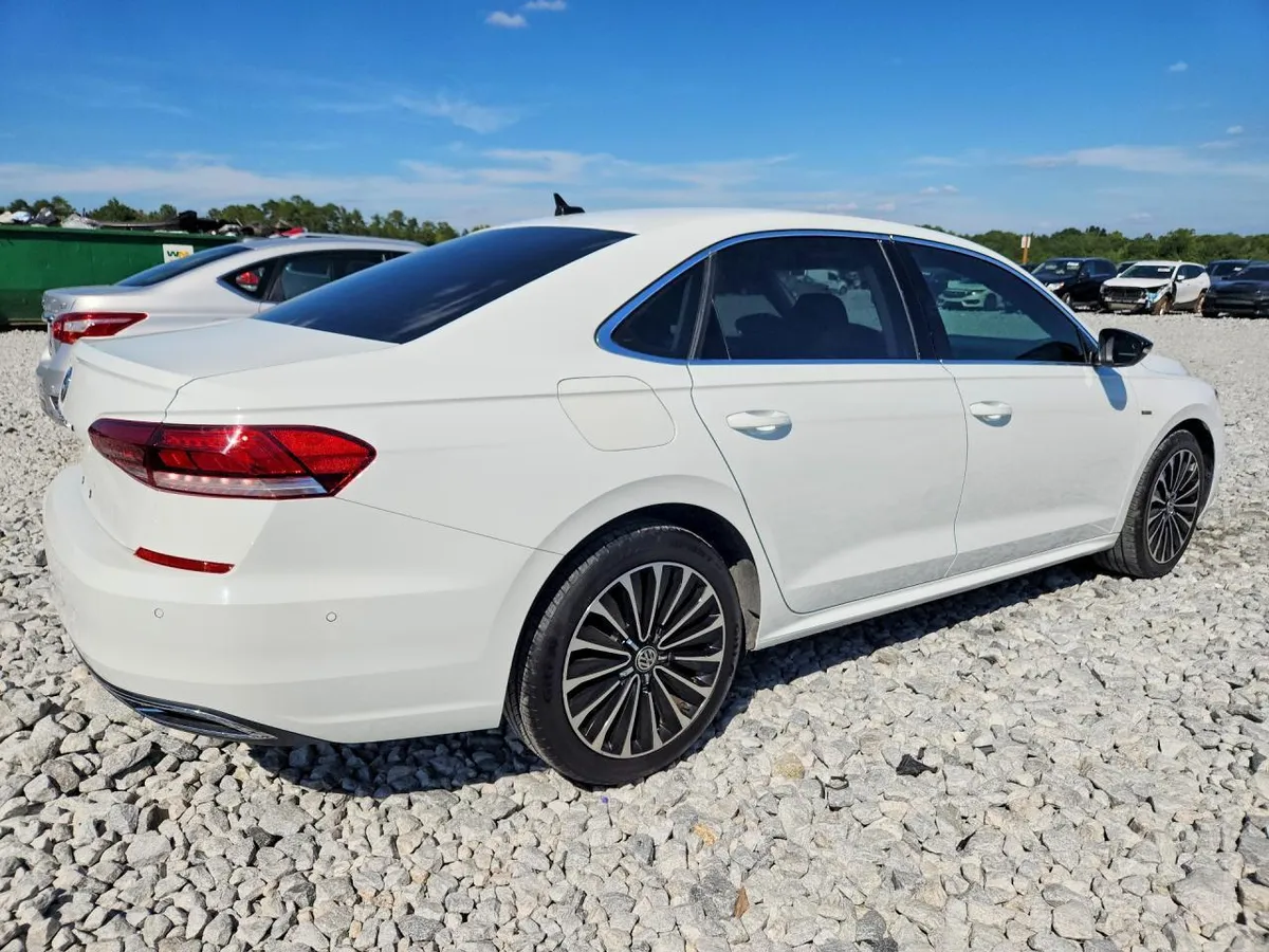 VOLKSWAGEN PASSAT 2022