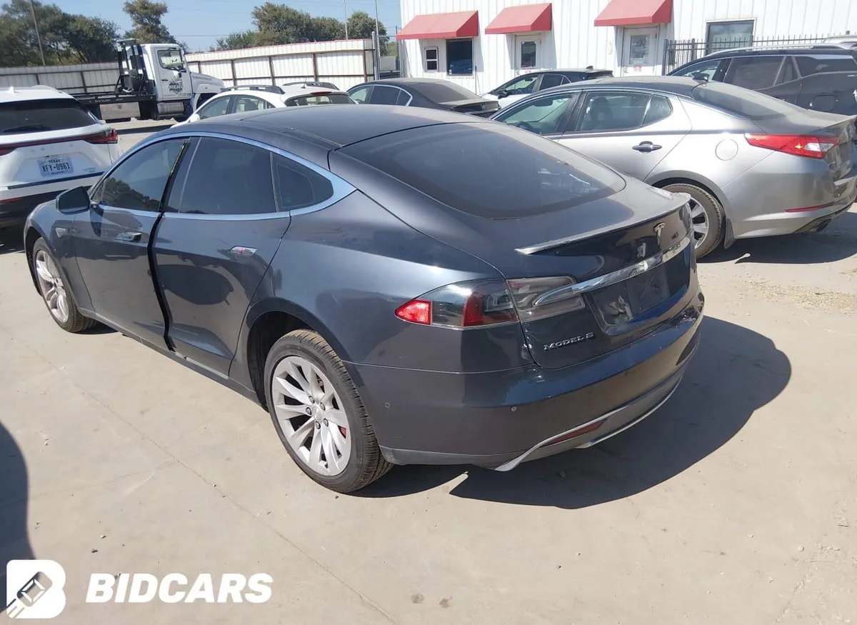 TESLA MODEL S 2015