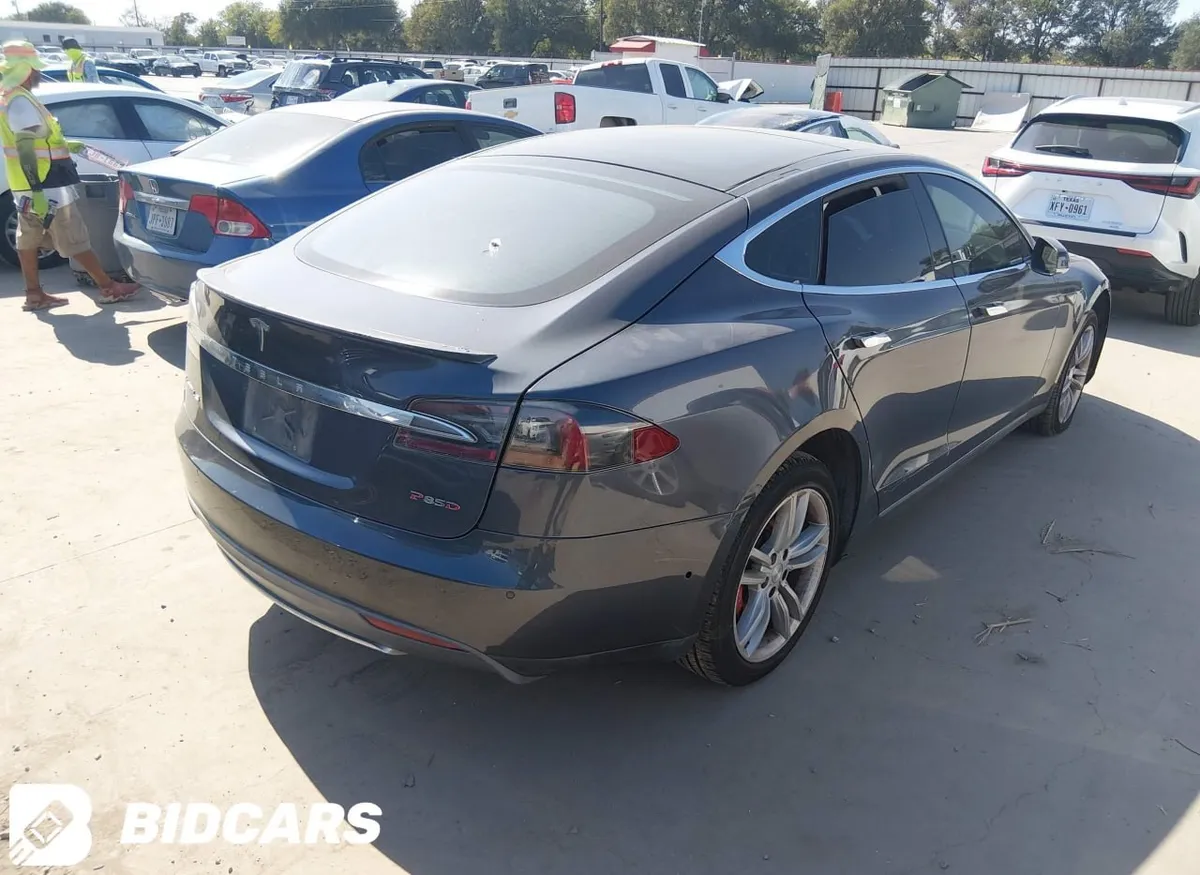 TESLA MODEL S 2015