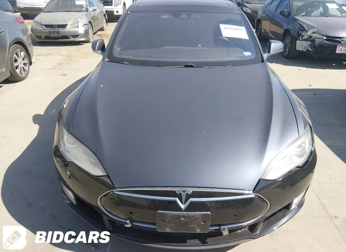 TESLA MODEL S 2015