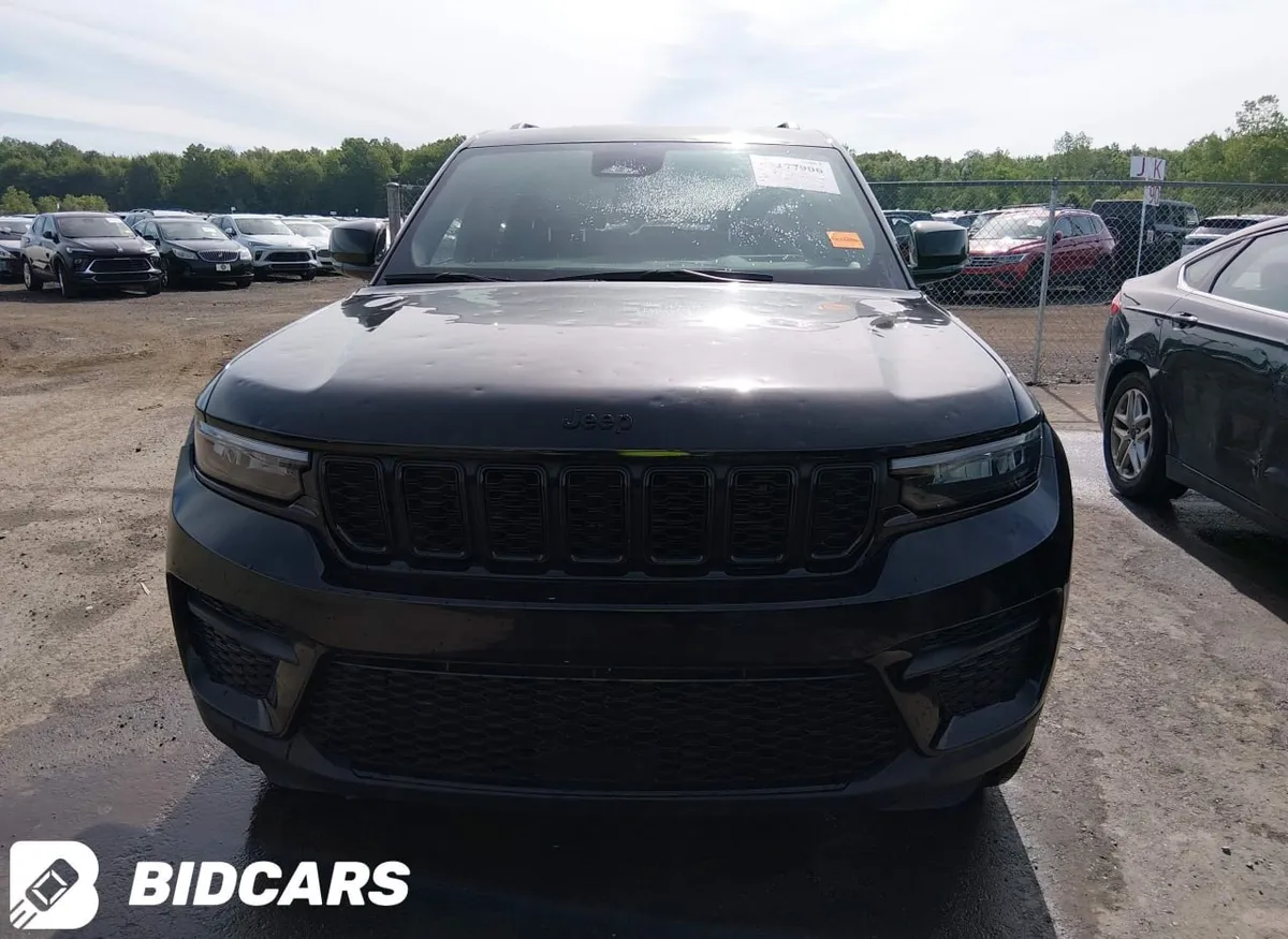 JEEP GRAND CHEROKEE 2024