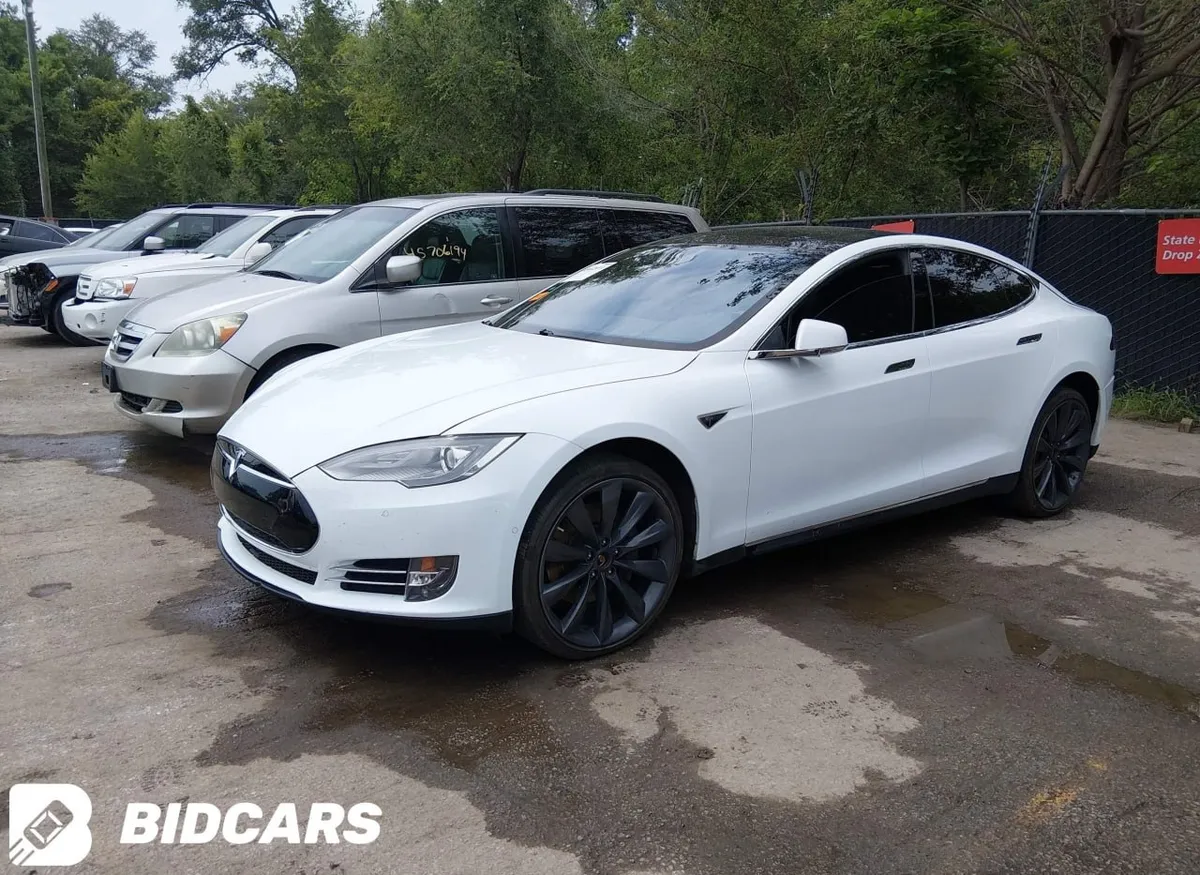 TESLA MODEL S 2015