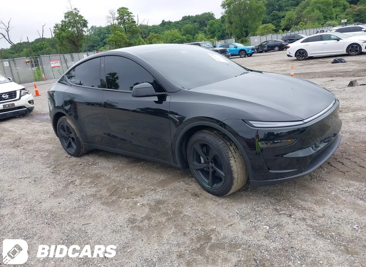 TESLA MODEL Y 2026