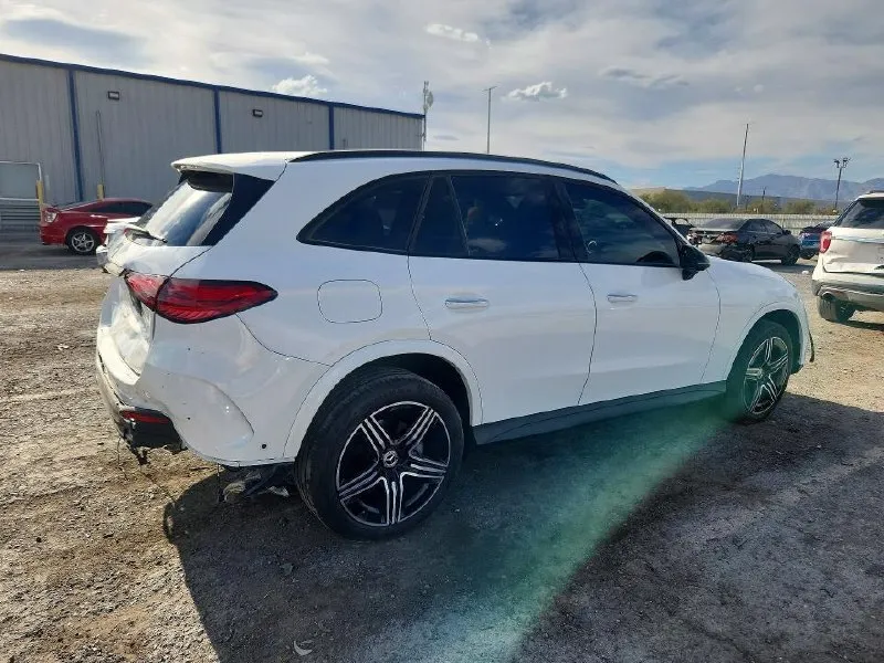 MERCEDES-BENZ GLC 300 2024