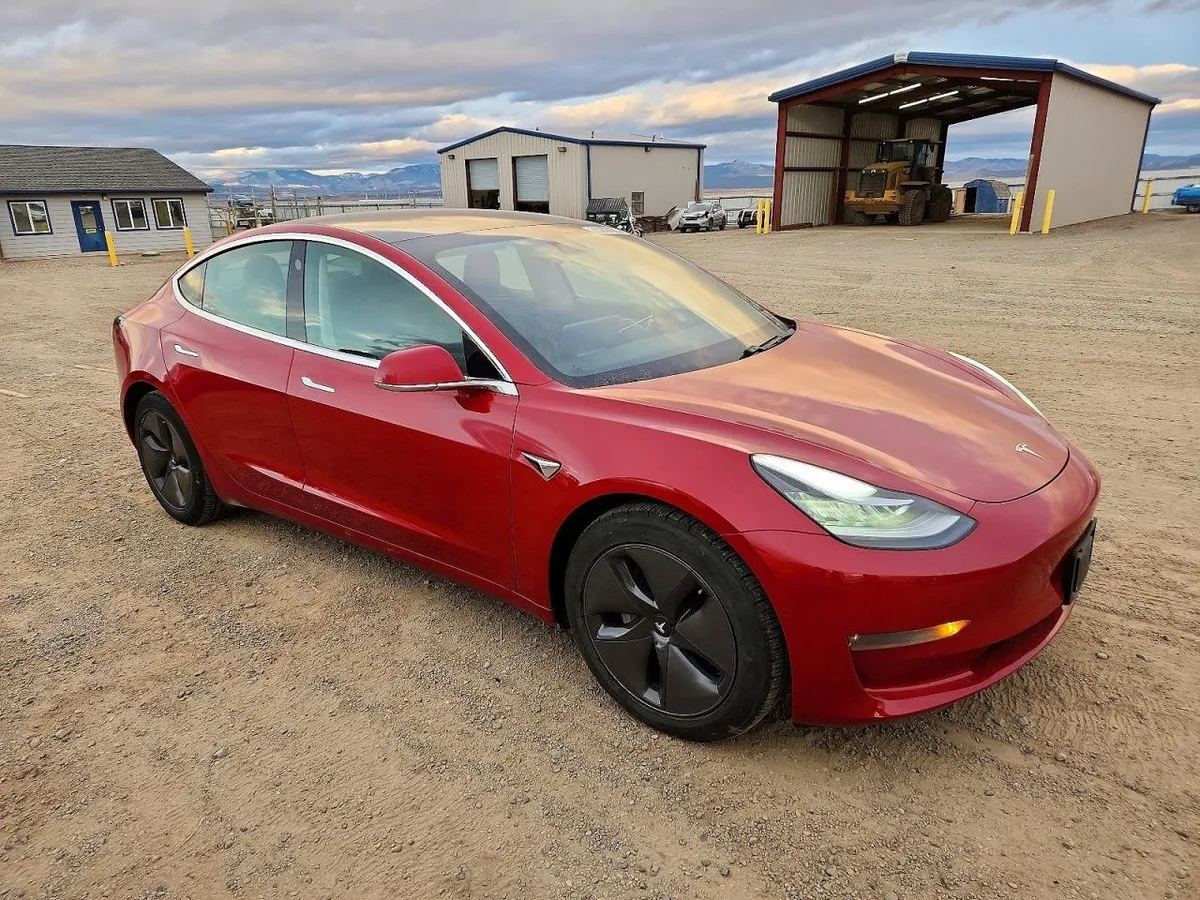 TESLA MODEL 3 2020