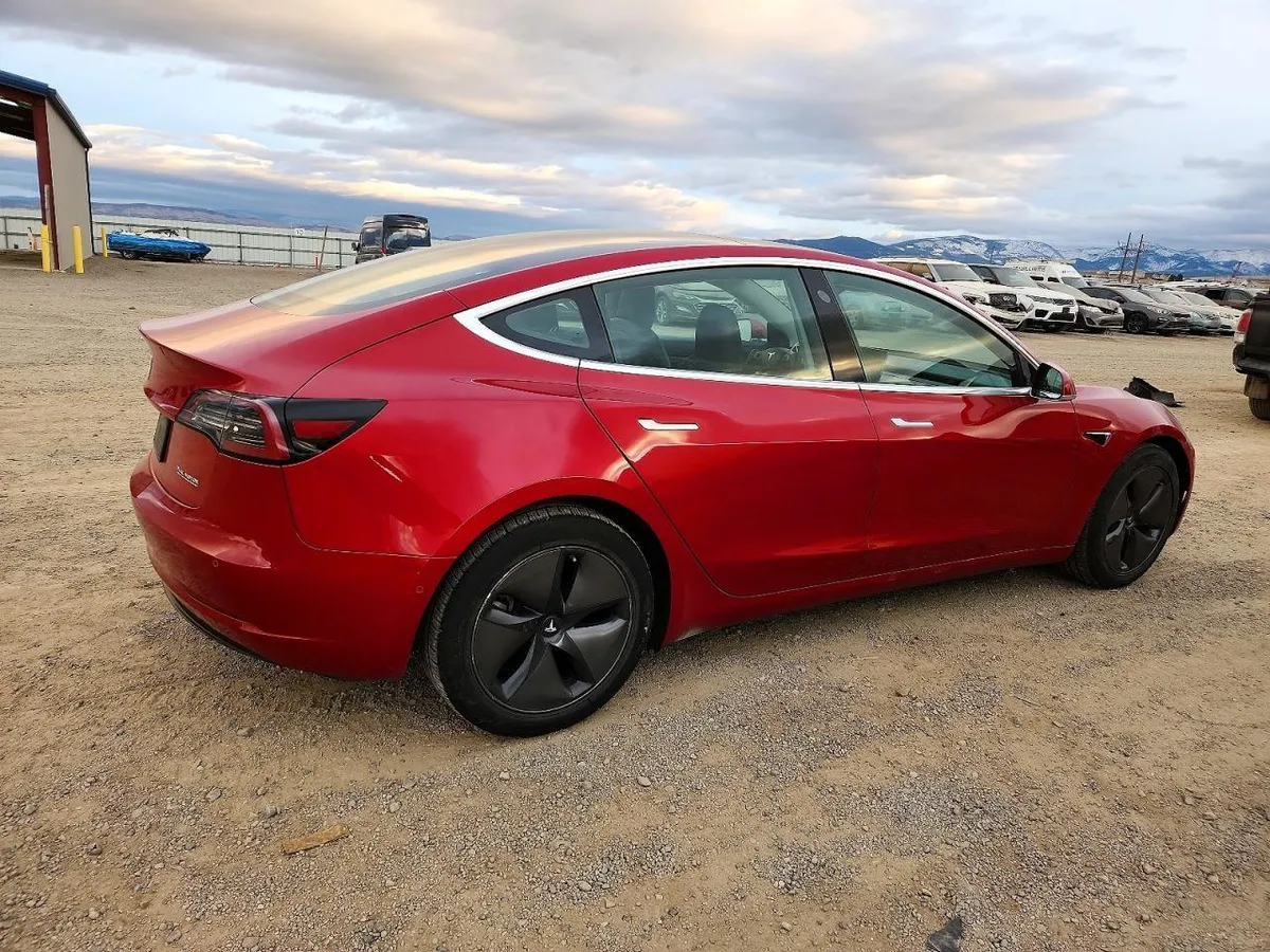 TESLA MODEL 3 2020