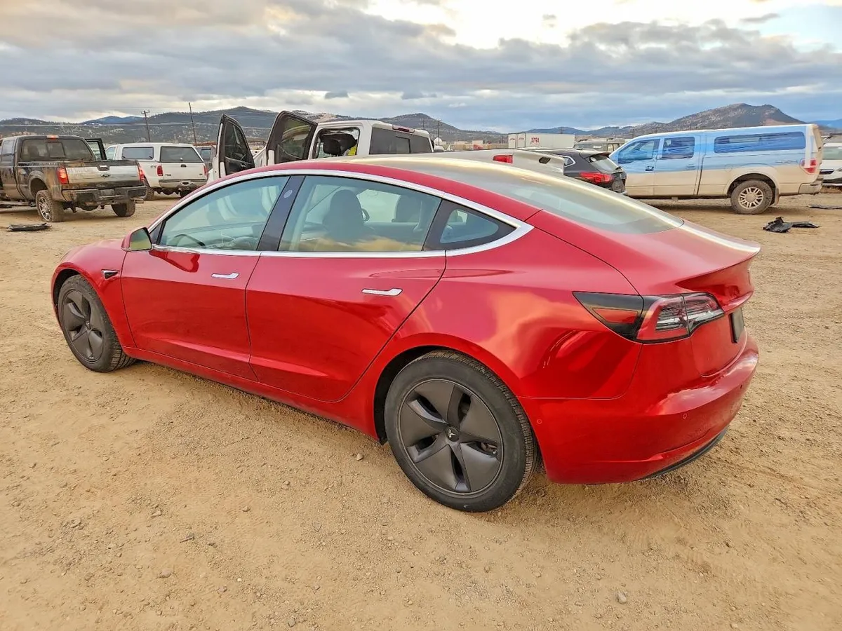 TESLA MODEL 3 2020