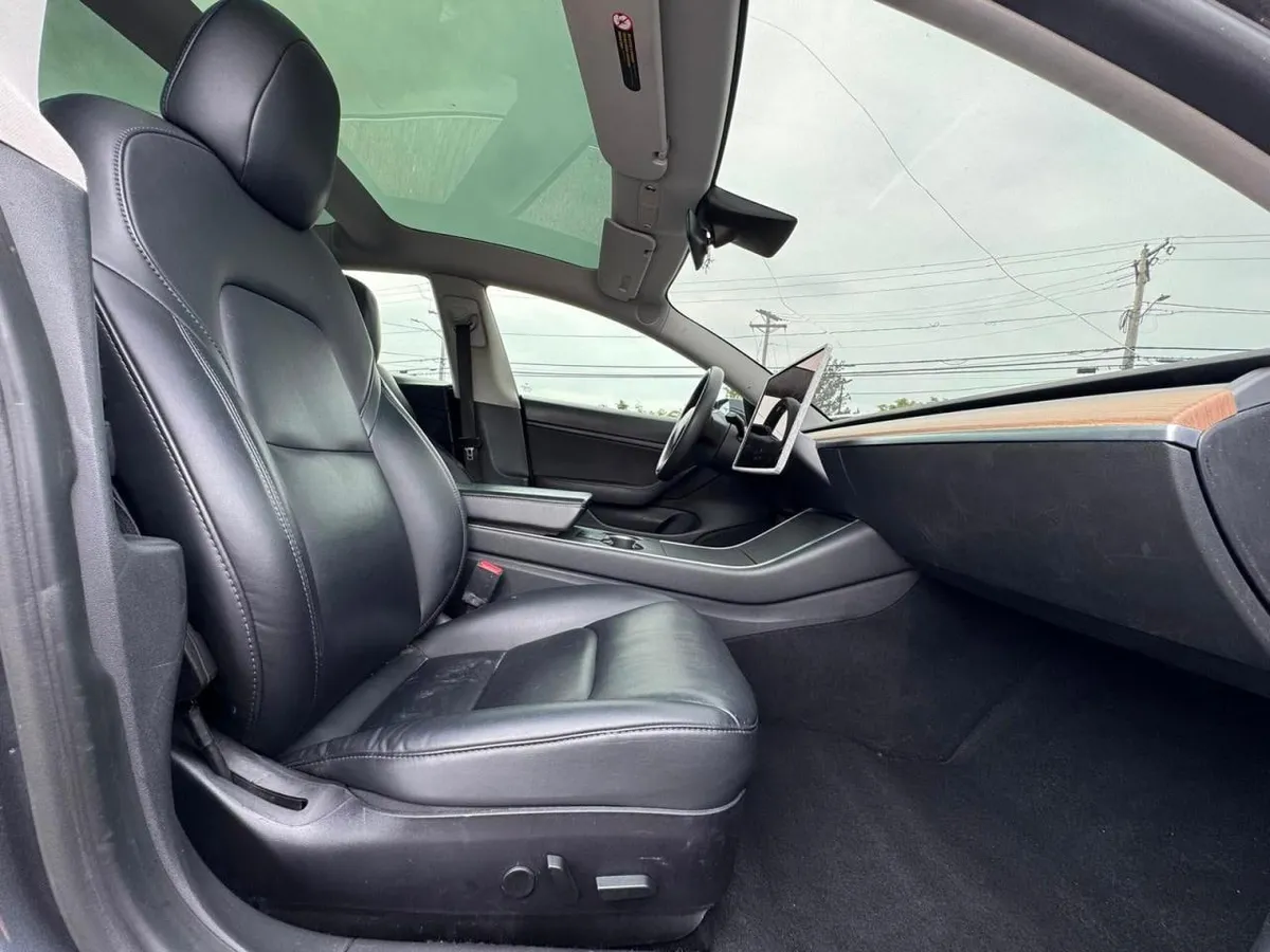 TESLA MODEL 3 2020
