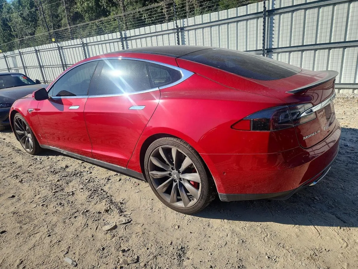 TESLA MODEL S 2015