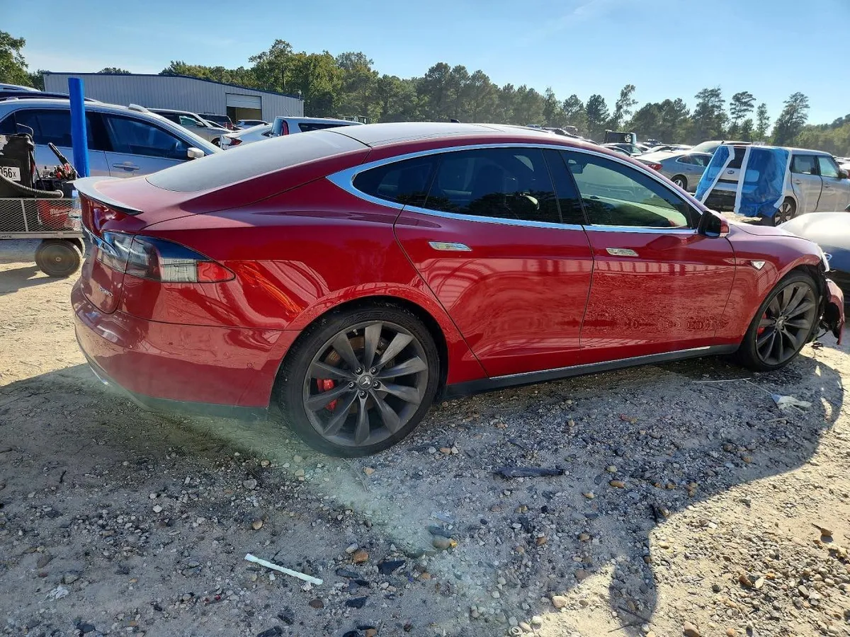 TESLA MODEL S 2015