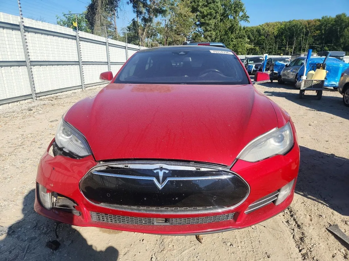 TESLA MODEL S 2015