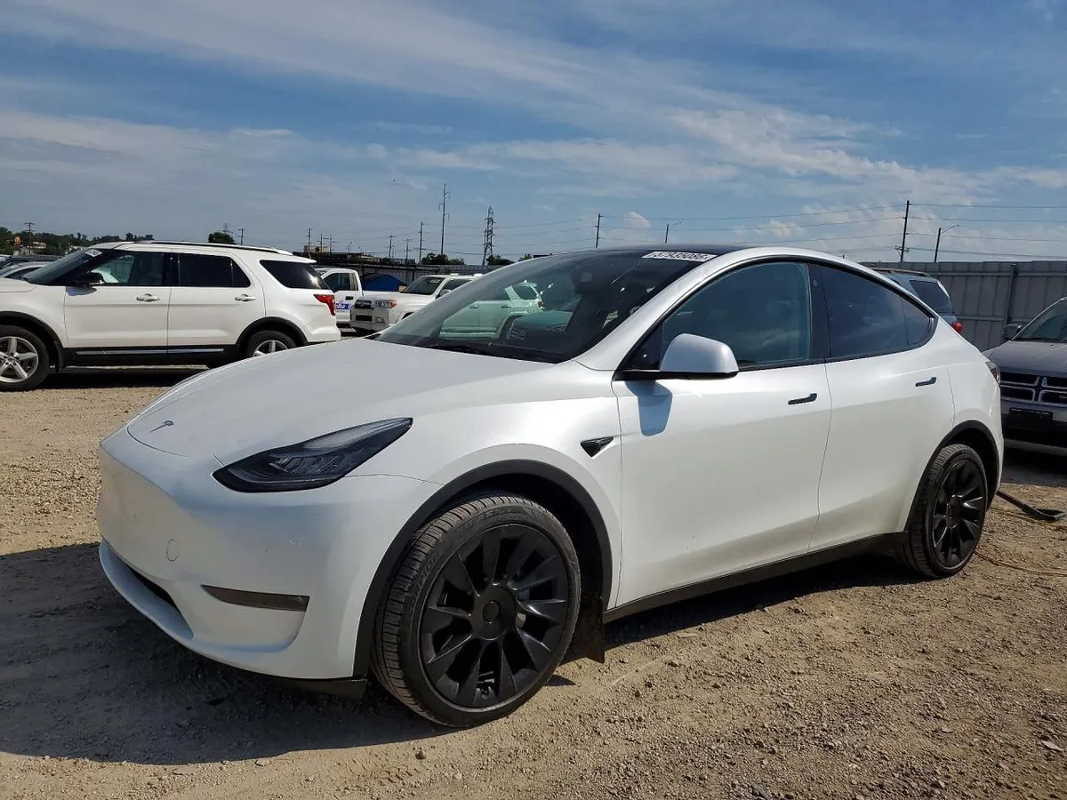 TESLA MODEL Y 2023