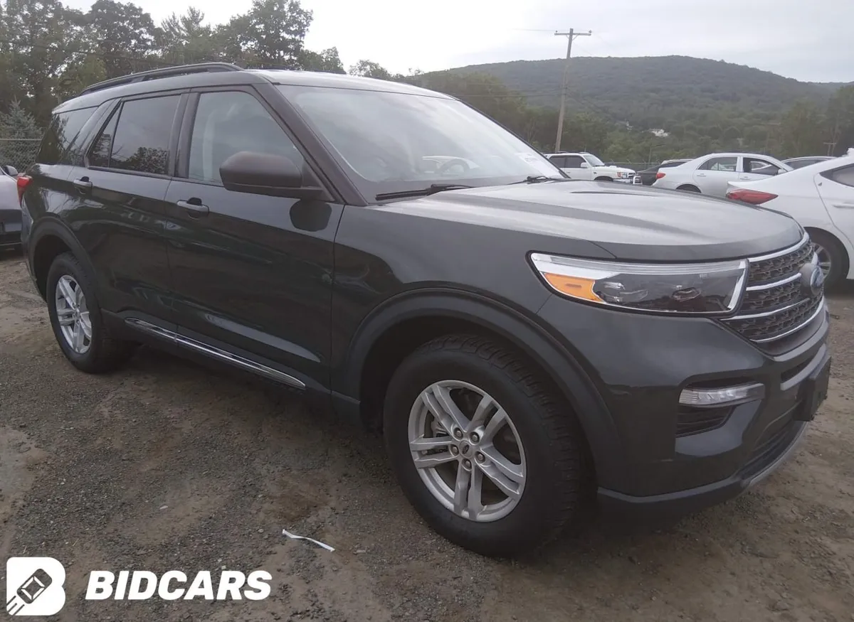 FORD EXPLORER XLT 2022