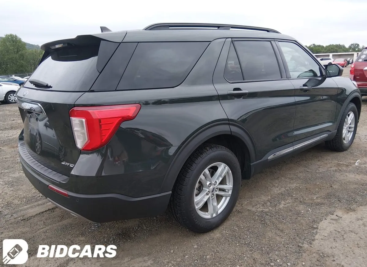 FORD EXPLORER XLT 2022