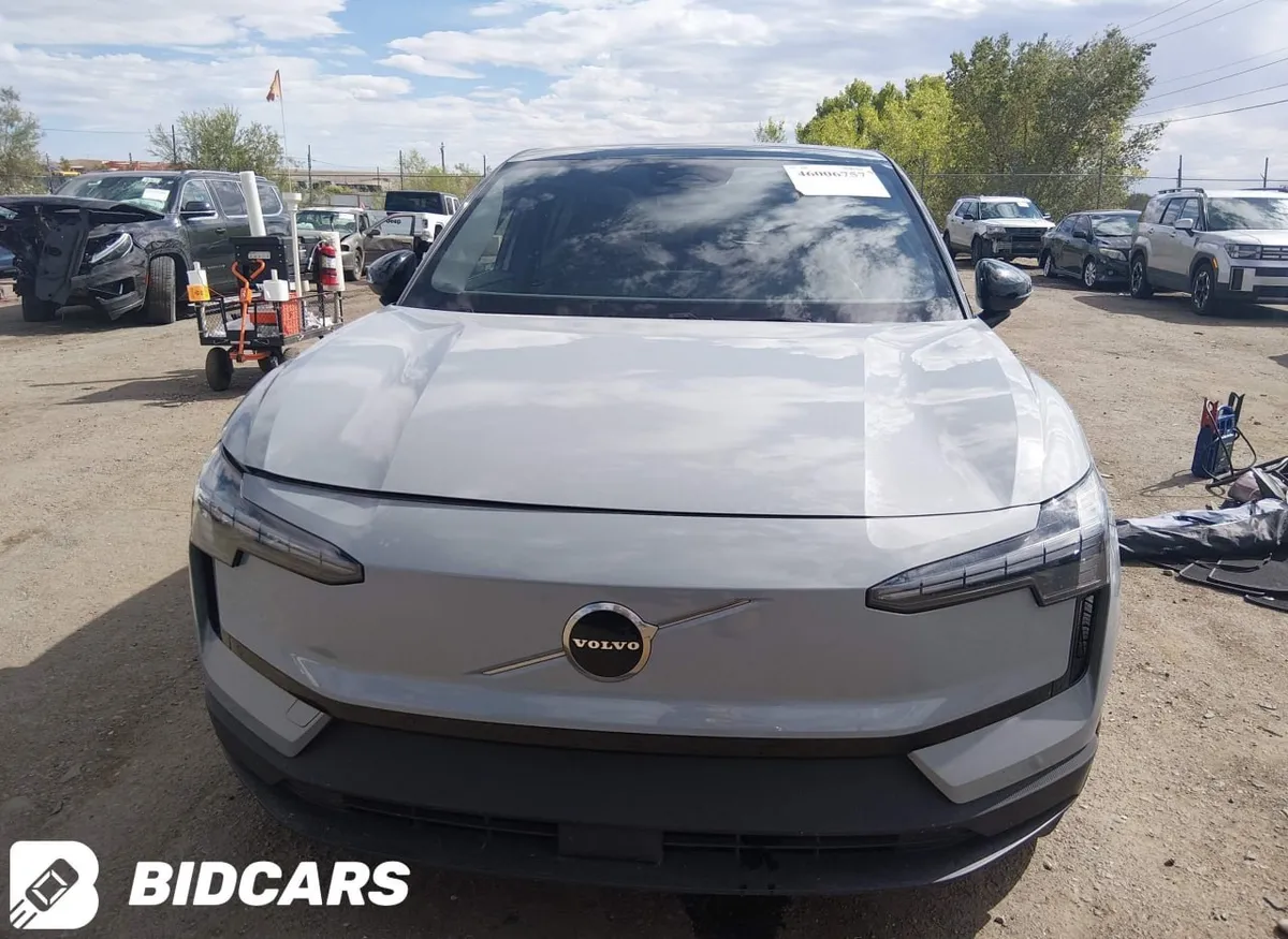 VOLVO EX30 2025
