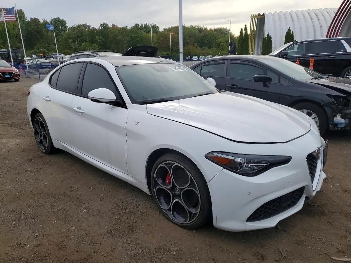 ALFA ROMEO GIULIA SUPER 2022