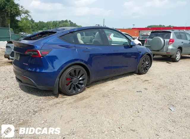 TESLA MODEL Y 2023
