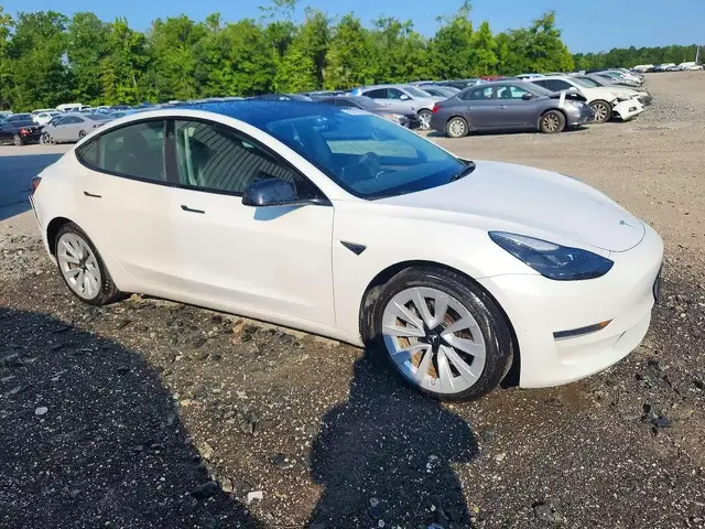 TESLA MODEL 3 2023