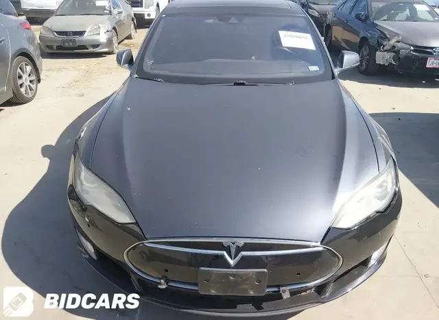 TESLA MODEL S 2015