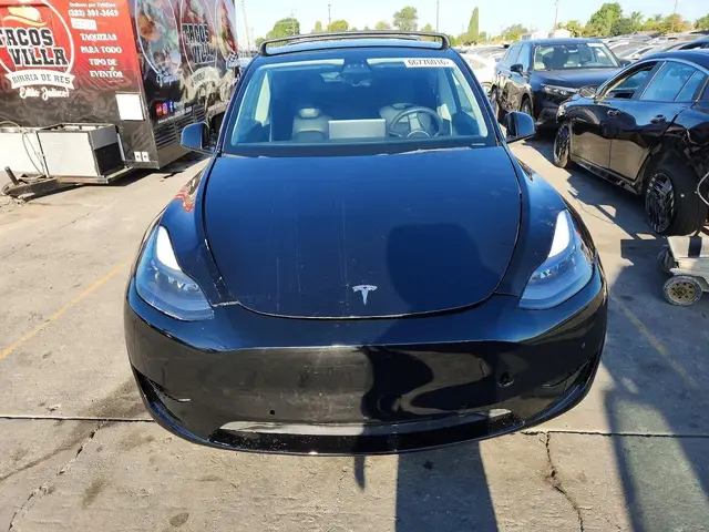 TESLA MODEL Y 2021