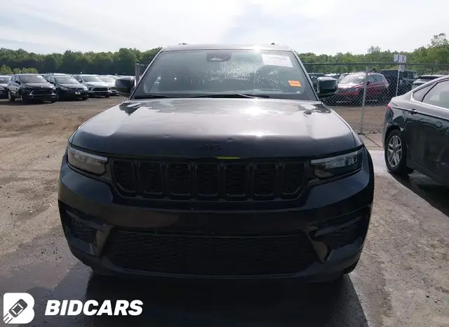 JEEP GRAND CHEROKEE 2024