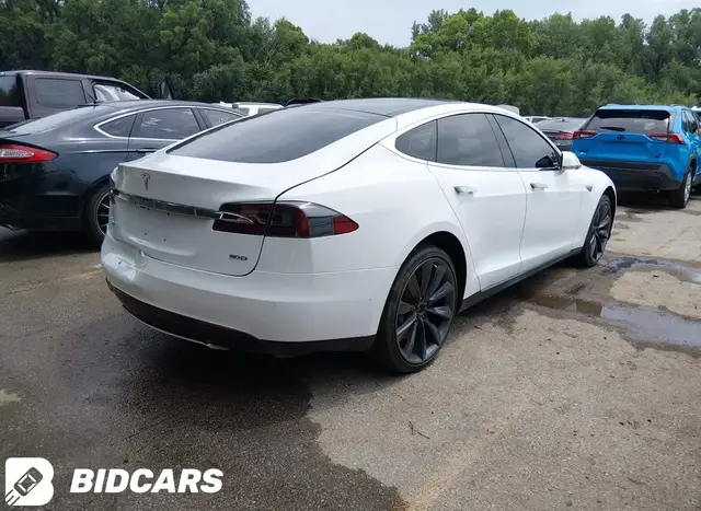TESLA MODEL S 2015