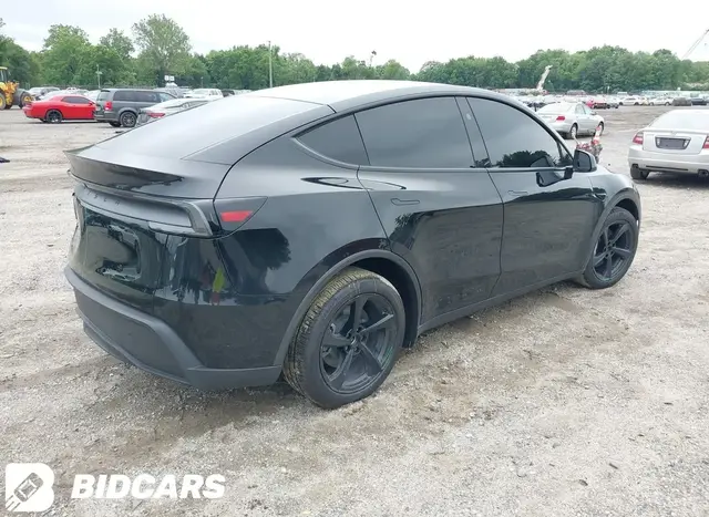TESLA MODEL Y 2026