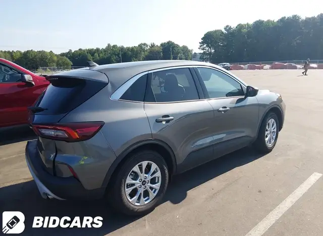 FORD ESCAPE 2023