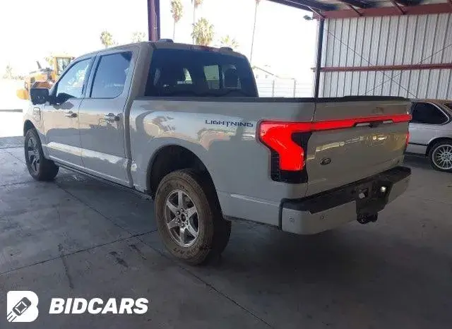 FORD F-150 LARIAT 2023