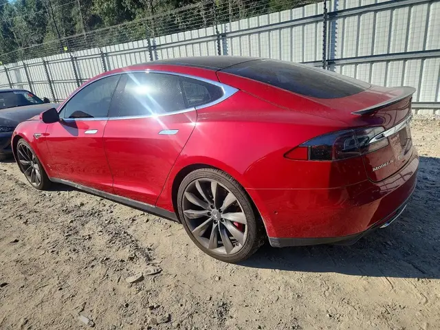 TESLA MODEL S 2015