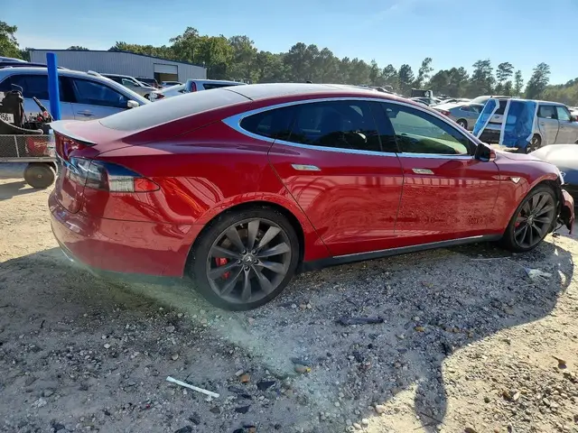 TESLA MODEL S 2015