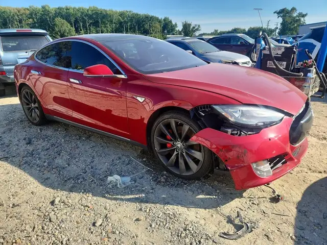TESLA MODEL S 2015