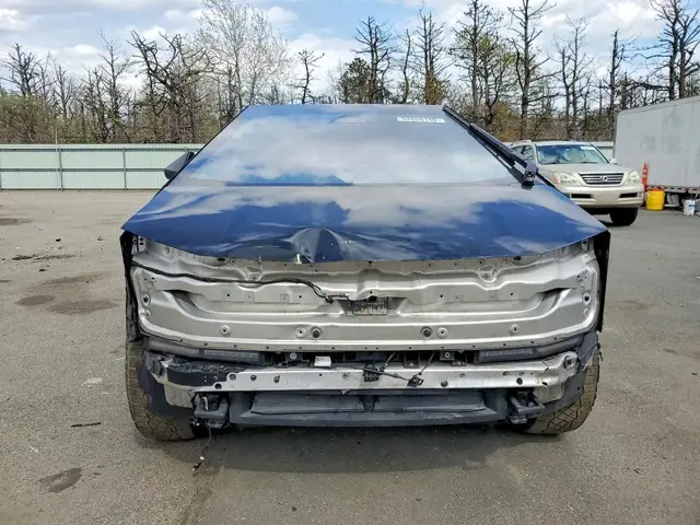 TESLA CYBERTRUCK 2024