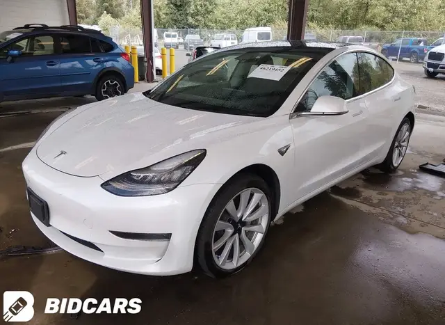 TESLA MODEL 3 2020