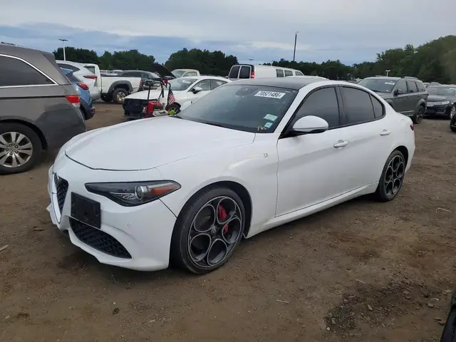 ALFA ROMEO GIULIA SUPER 2022