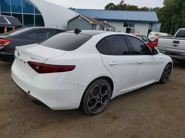 ALFA ROMEO GIULIA SUPER 2022