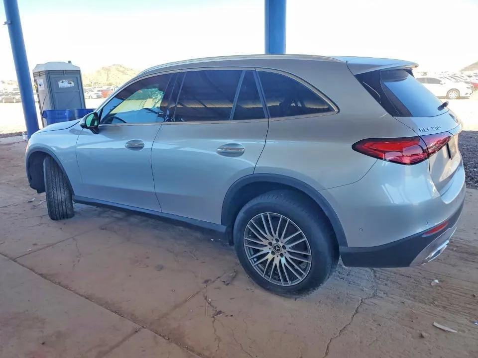 MERCEDES-BENZ GLC 300 2023