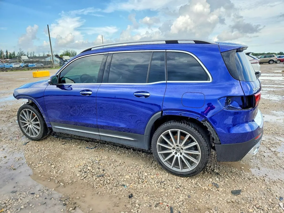 MERCEDES-BENZ GLB 250 2023