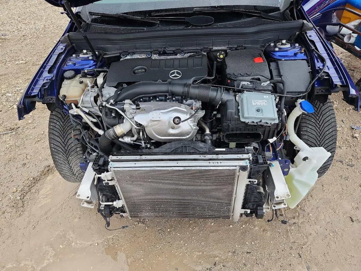 MERCEDES-BENZ GLB 250 2023