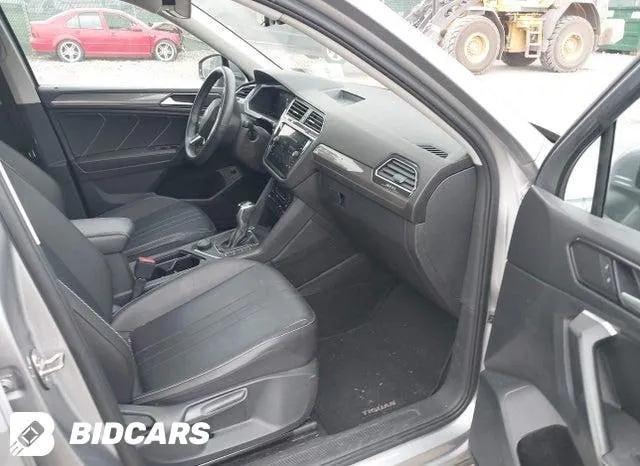 VOLKSWAGEN TIGUAN 2.0T SE 2022